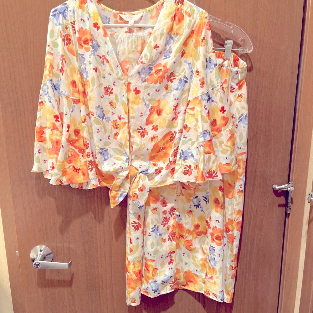 Adorable Lauren Conrad set perfect lightweight and colourful size large